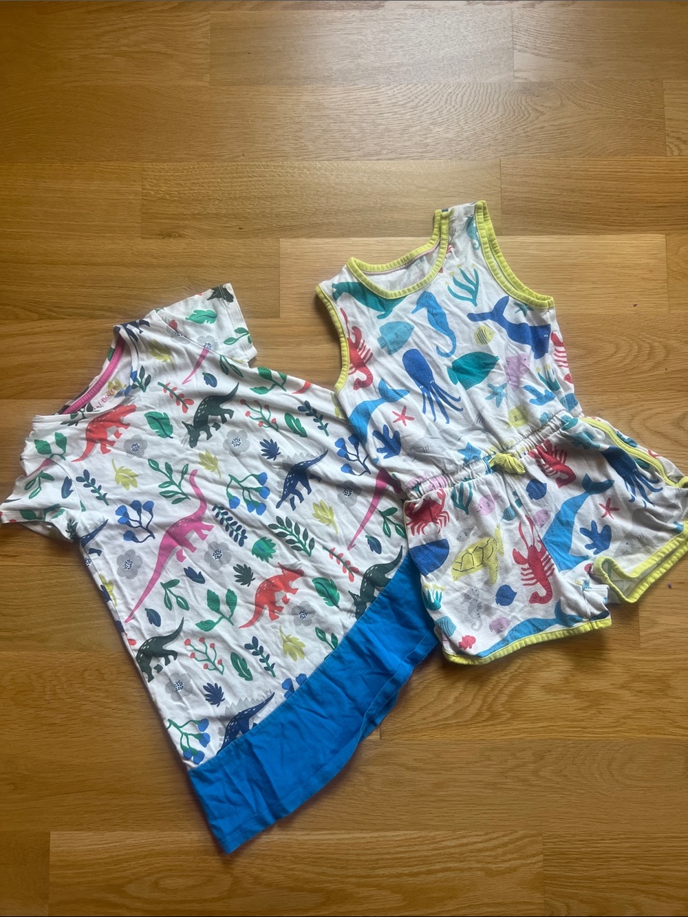 Mini Boden White Multicolor Dinosaur & Ocean Print Matching Nightgowns